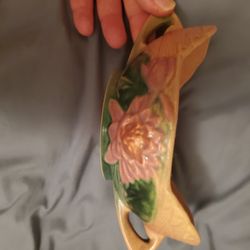 ROSEVILLE Pottery  ,mint