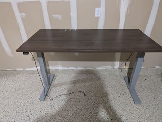 Bush BBF / Bestar  Electric Standing Desk -working perfect  Adjustable Height 72 inch