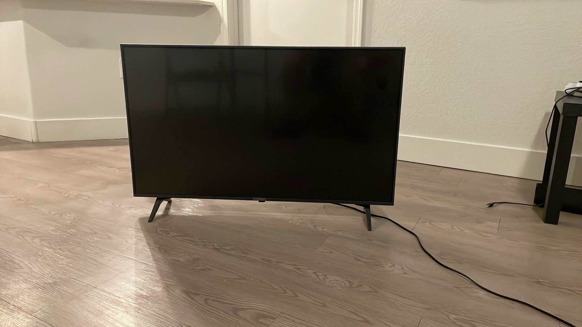 43” LG TV