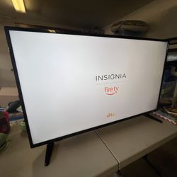 Insignia 50” 4K UHD Smart Fire TV (Model: NS‑50F301NA22) – Excellent Condition