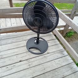 Black Lasko Oscillating Fan 