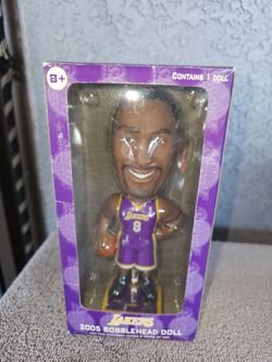 Kobe Bryant Los Angeles Lakers Carl's Jr bobblehead, new
