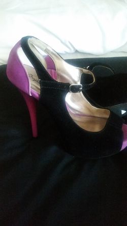 Black and purple heels Woman's size 7.5 heels
