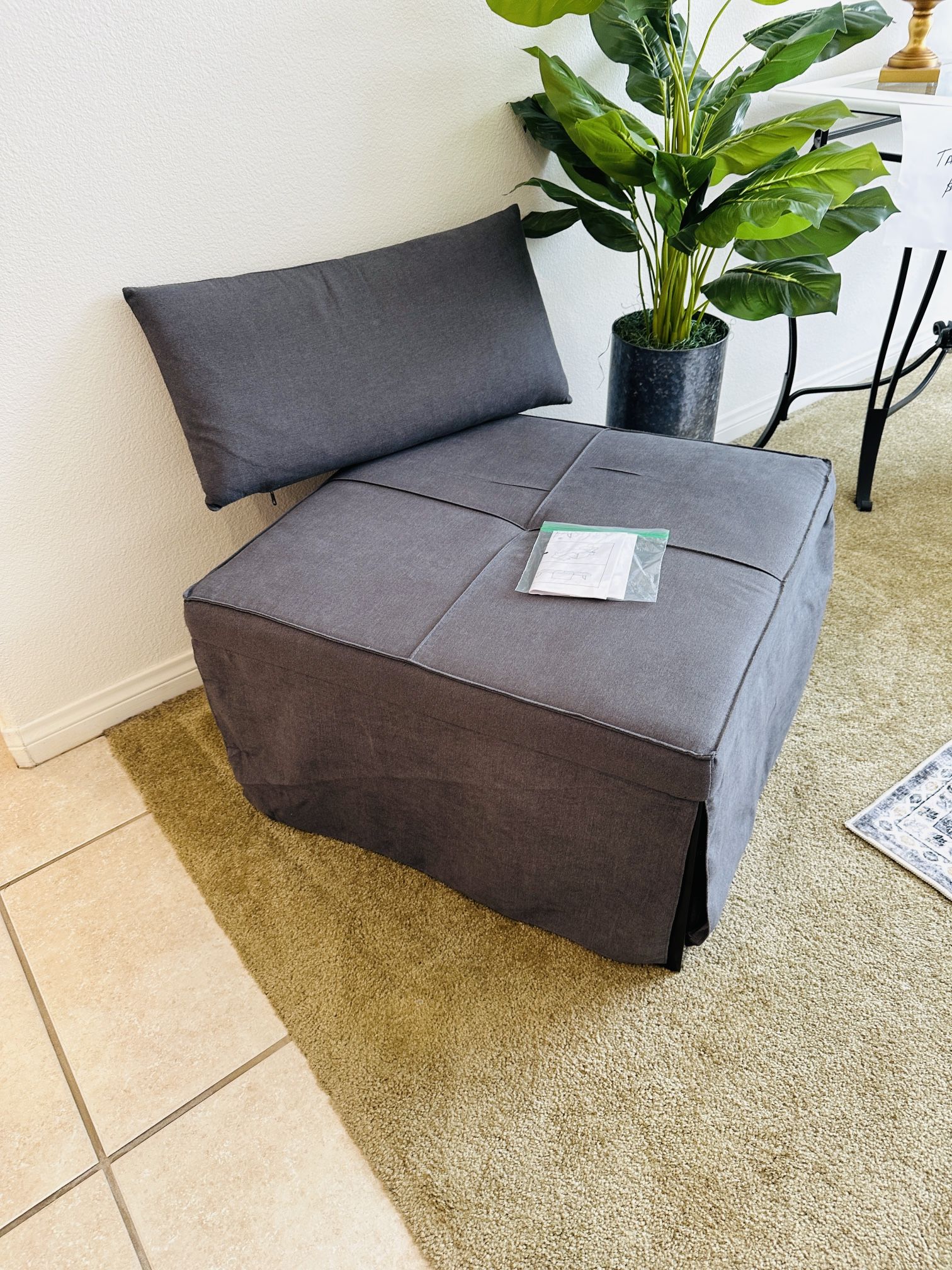Ottoman/converts to Small Twin Bed