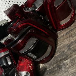 2022 ram 2500 tail light 