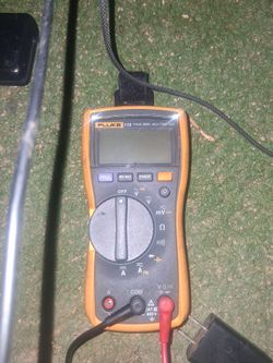 Fluke 115 True RMS Multimeter