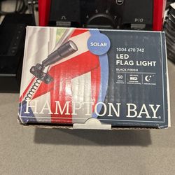 Hampton Bay Led Solar Flag Light   New In Box