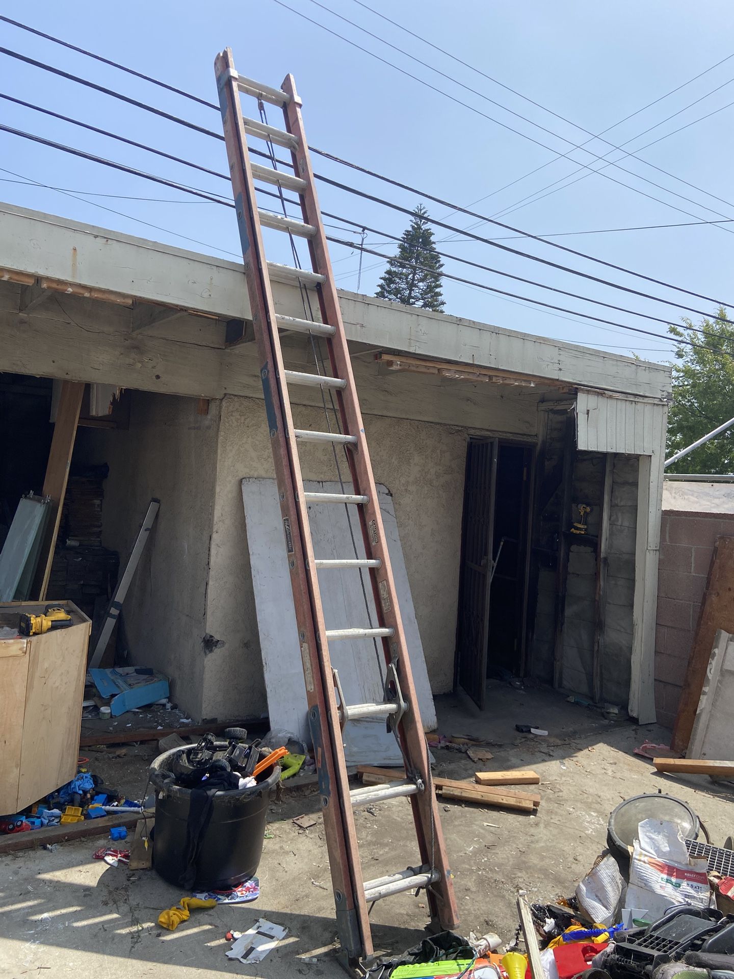 28 Foot Ladder