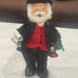 Annalee Christmas “Caroller Man” 9” Tall