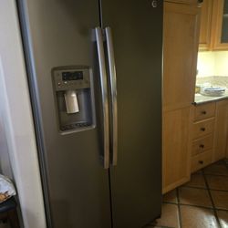 Refrigerator GE Stainless Steel 