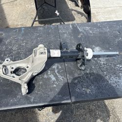 2020-23 MERCEDES CLA250 C118 FRONT RIGHT SHOCK ABSORBER STRUT W/ HUB OEM