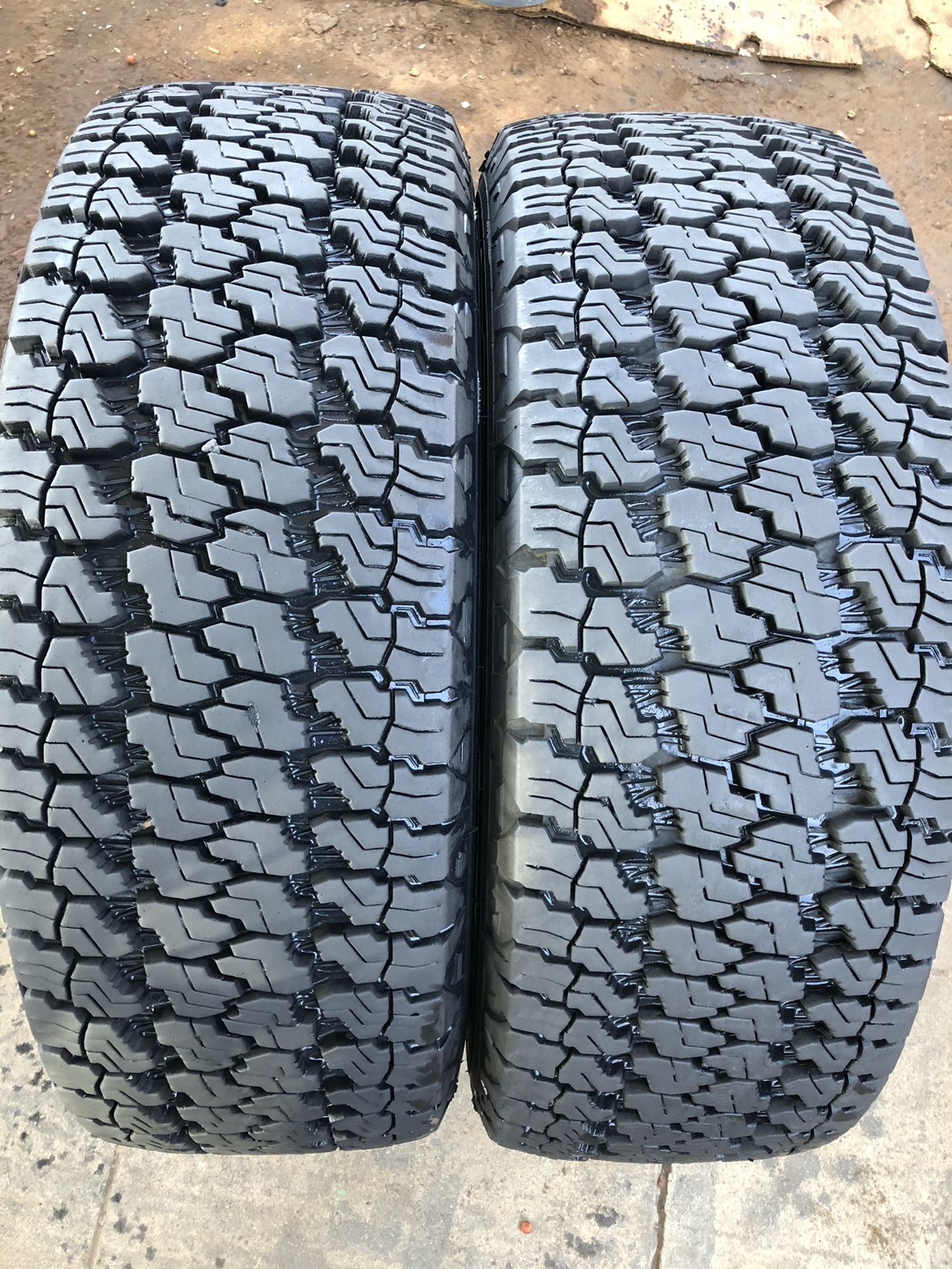 2 set GOODYEAR WRANGLER tires