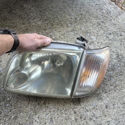 2005 Toyota Tundra Sr5 Extended Cab Headlight Assembly