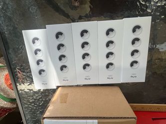 NEW & SEALED - Apple AirTag (2nd Generation) 4 Pack