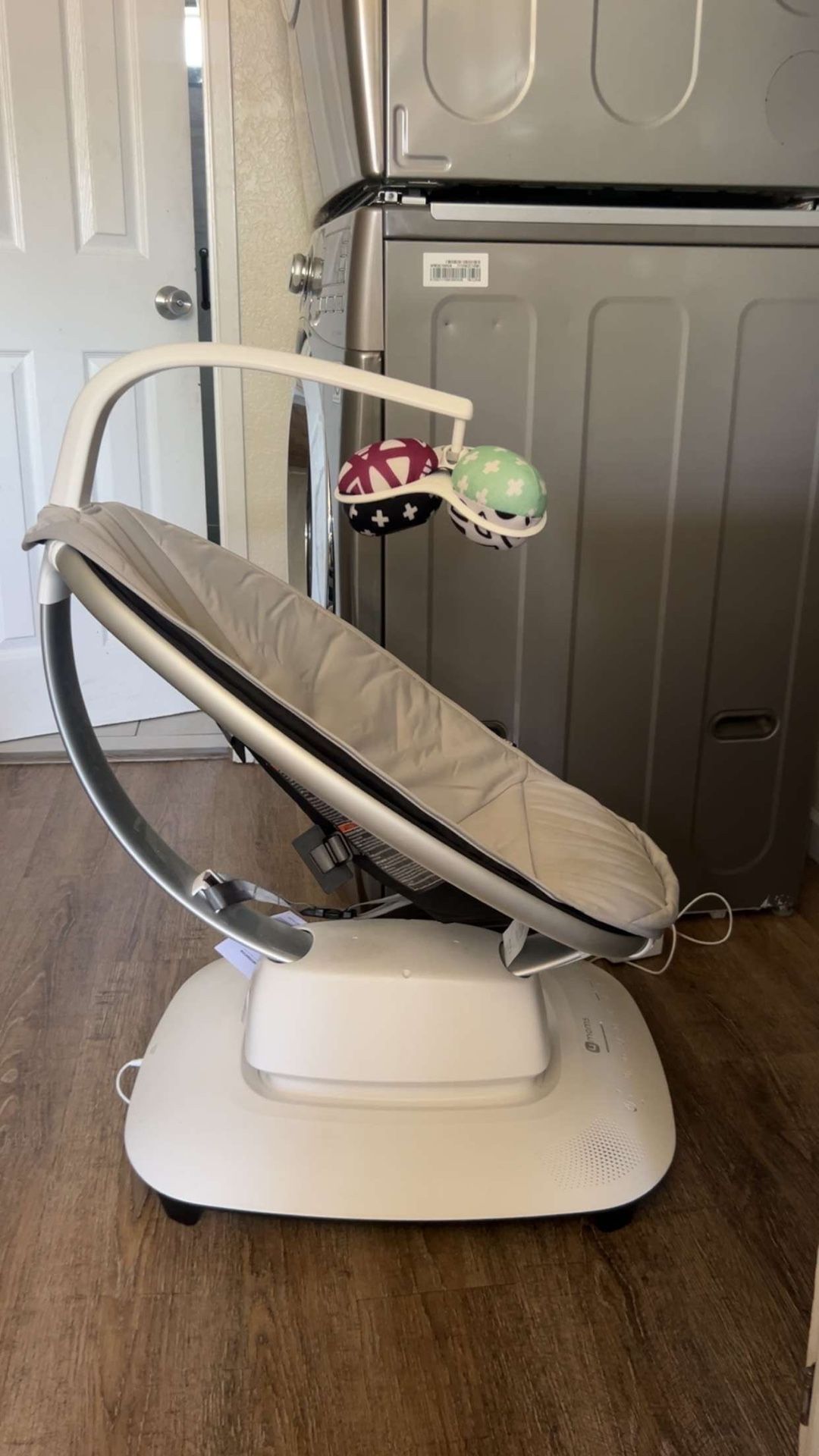 4 Moms Mamaroo Multimotion Swing 