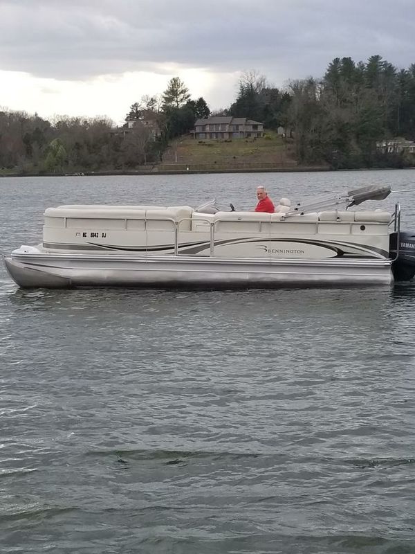 2007 bennington 2275 rl with a 115 yamaha engine.