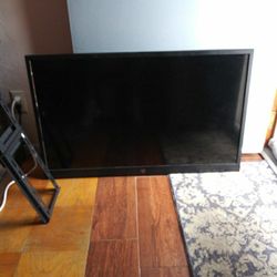 50" TV w/Mounting Bracket