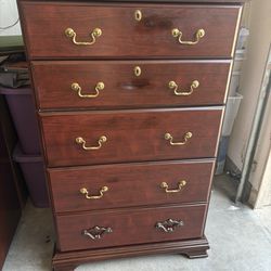 Dresser With 5 Drawers With Brass Handles, Solid Wood, Glossy & Shiny Like New, Excellent Condition 