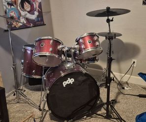 Drumset with EVANS dB one volume reducing heads and original heads