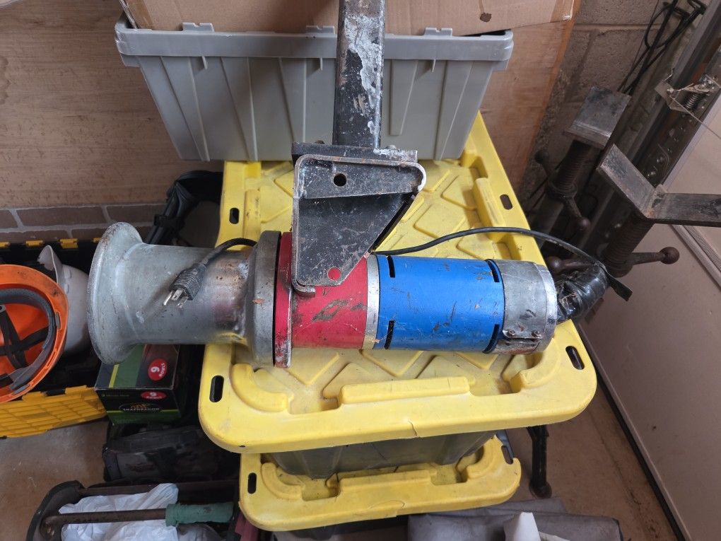 Homemade Electric Winch – 1kW, 220V
Powerful DIY winch from 