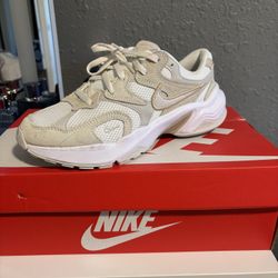 Nike Women’s AL8