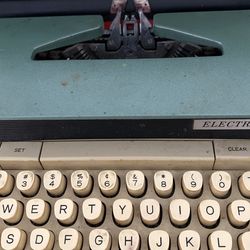 Smith-Corona Electric Typewriter Electra 120