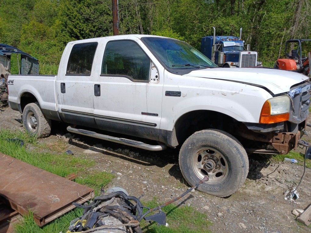 7.3 Powerstroke Part Out An V10 Parts