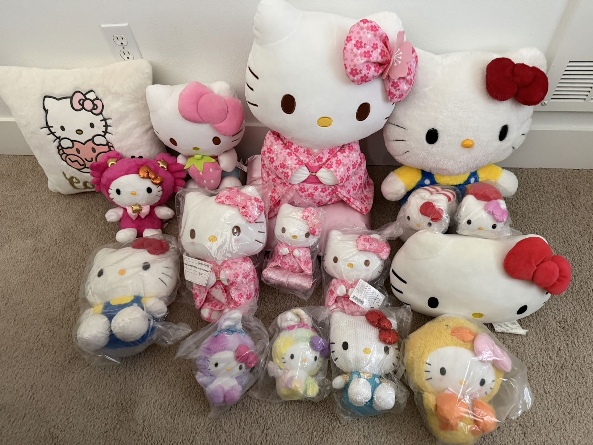 Plushies Hello Kitty& Squishable & Jelly Cat