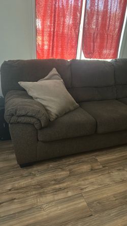 FREE COUCH