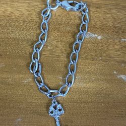 9" Silver-Tone Chain Link Charm Bracelet Jewelry w/ Key Charm