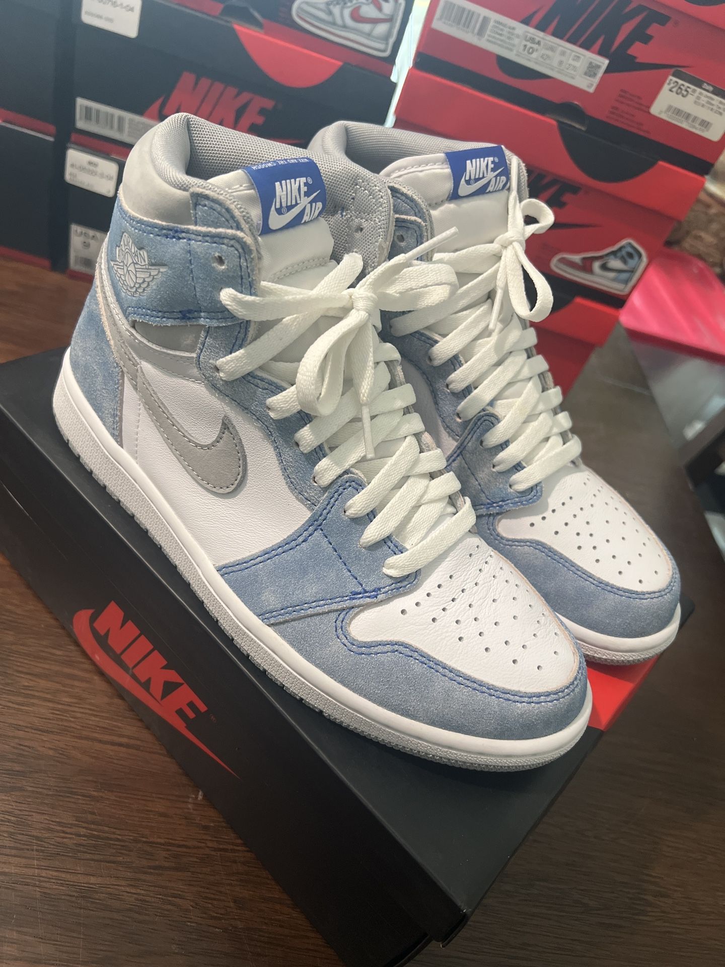 Air Jordan 1 Retro High OG ‘Hyper Royal’