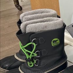 Size 4 Kids Sorel Winter Boots