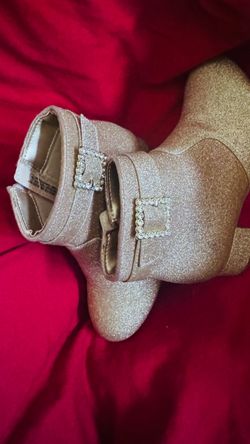 Girls boots size 1