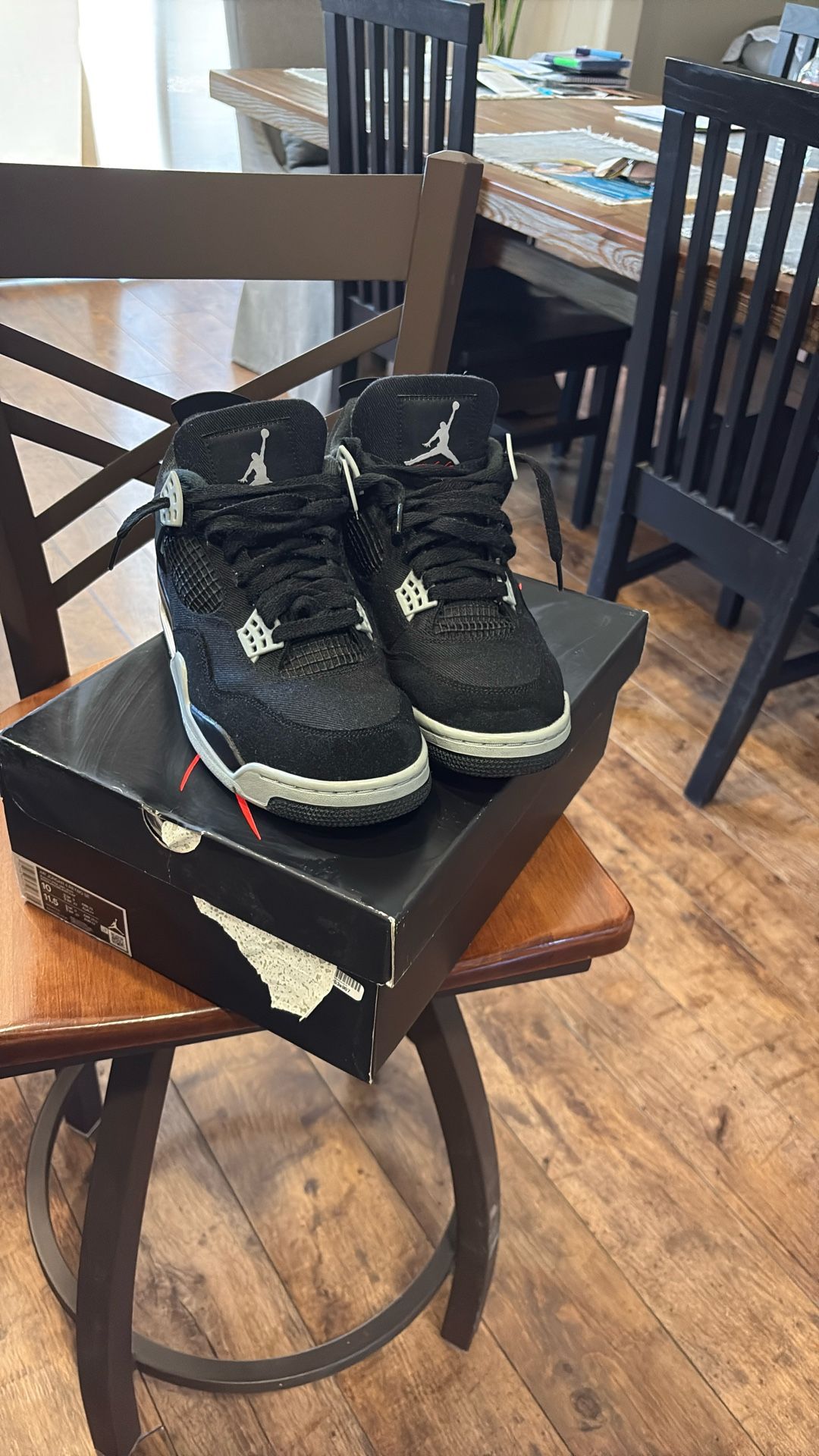 Jordan 4’s black canvas size 10 men’s