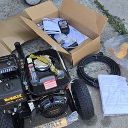 3600 Dewalt Power Washer. Gas Motor  Honda