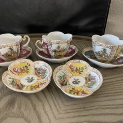 Tea Cups & Saucers 