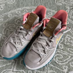 Nike Kyrie 4 Lows N7 Sz 10