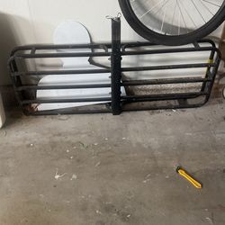 Hitch hauling attachment