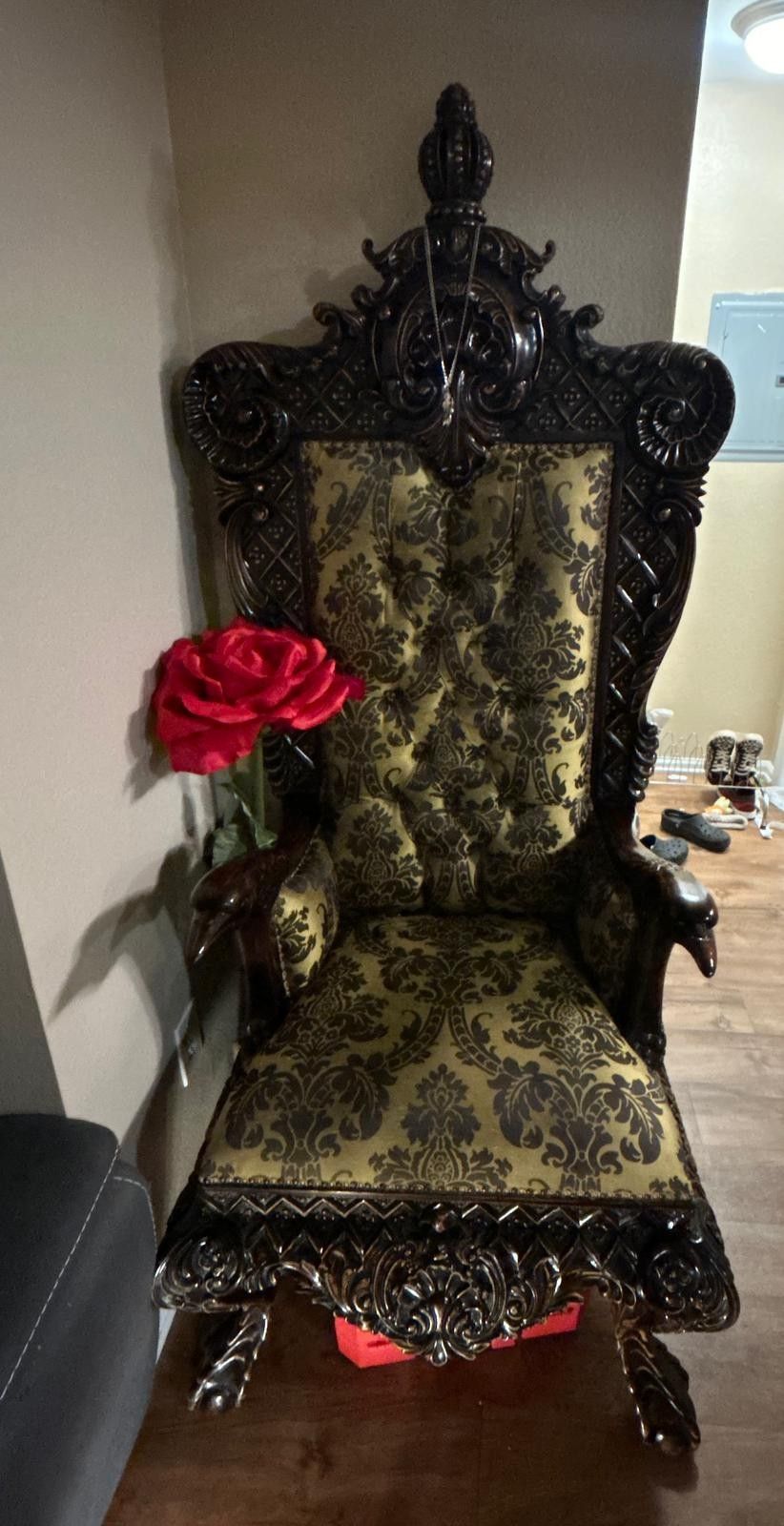 Throne Chair