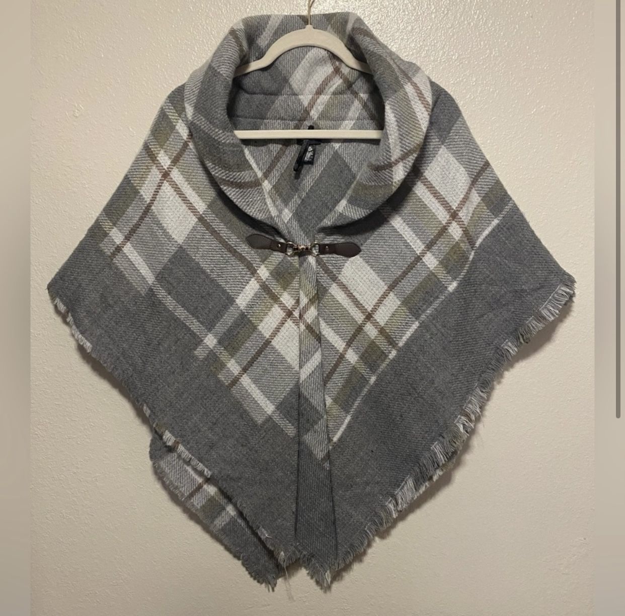 Modena Collared Plaid Sweater | Poncho | Cape
