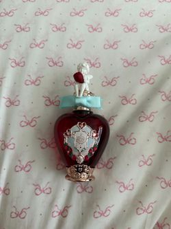 Flower knows strawberry perfume
