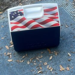 Igloo 16 Quart Playmate Elite 50 Year Anniversary (2021) Limited Edition American Flag Cooler 