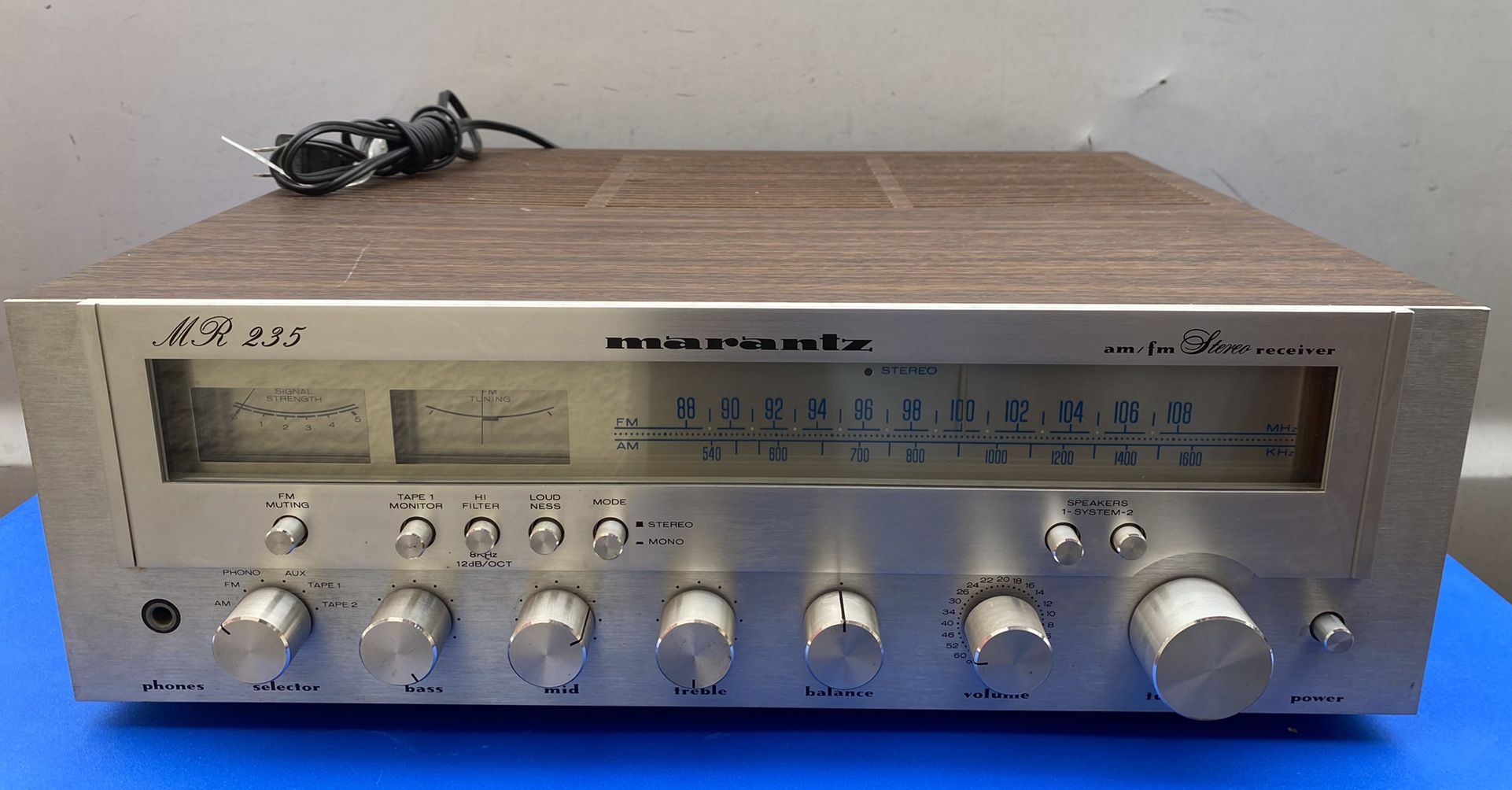 Marantz MR 235 AM/FM Stereo Receiver Vintage / Works
