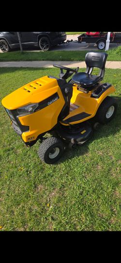 2018 Cub Cadet riding lawn mower