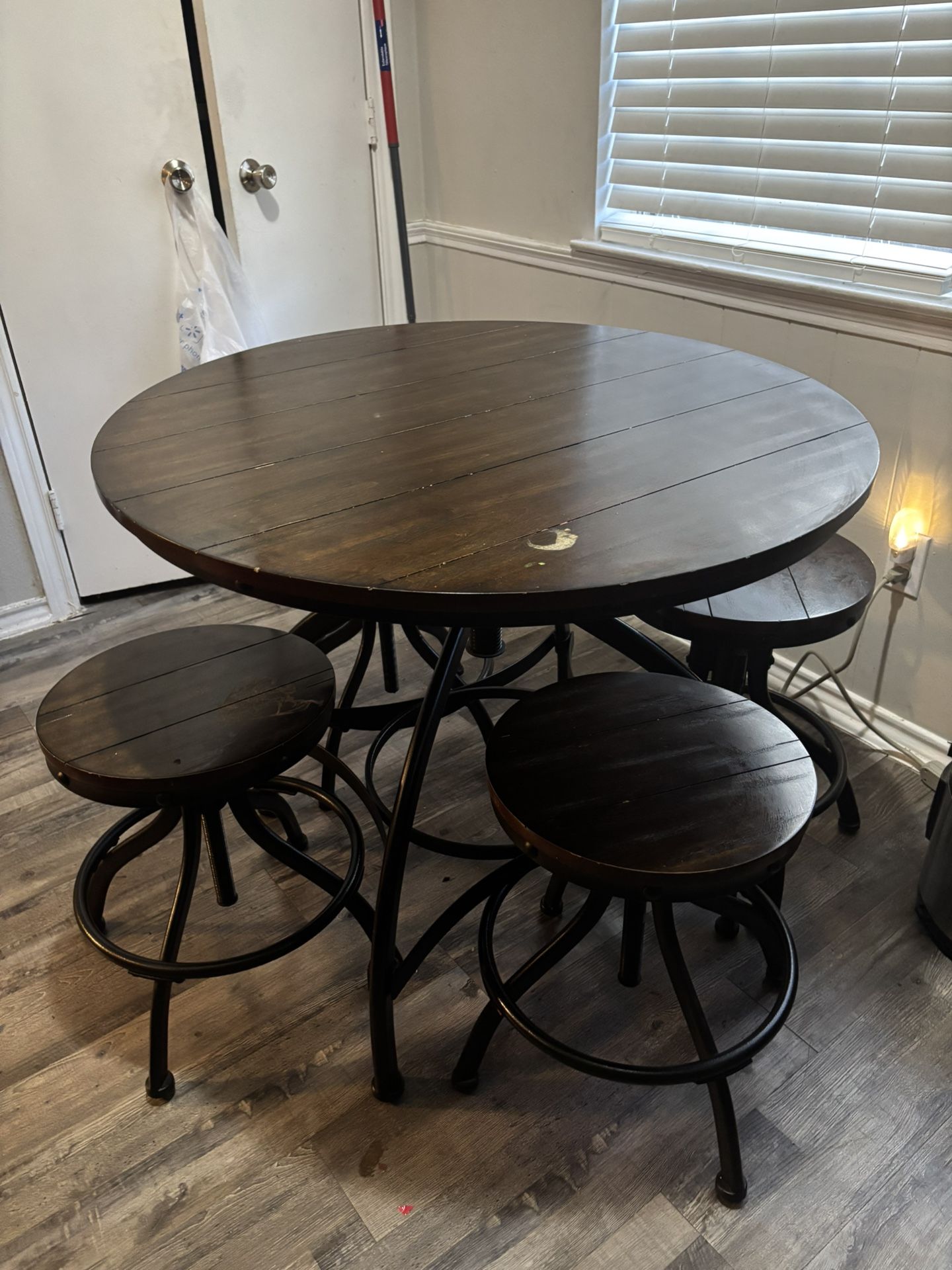 Wood&Metal Barstool Dining Set