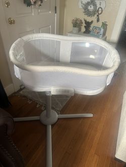 Halo Swivel Bassinet