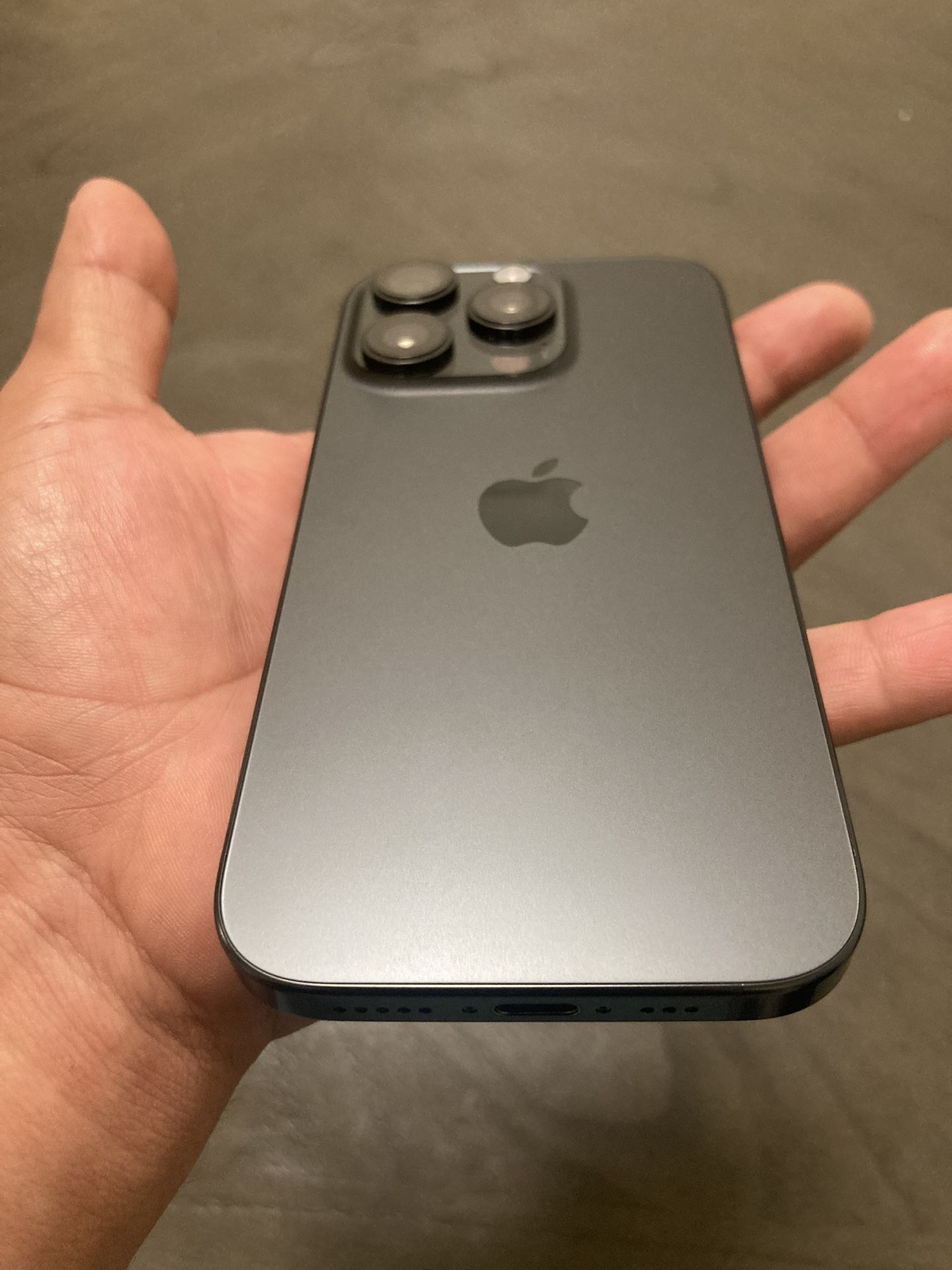 iPhone 16 Pro 256GB Unlocked Like New Condition