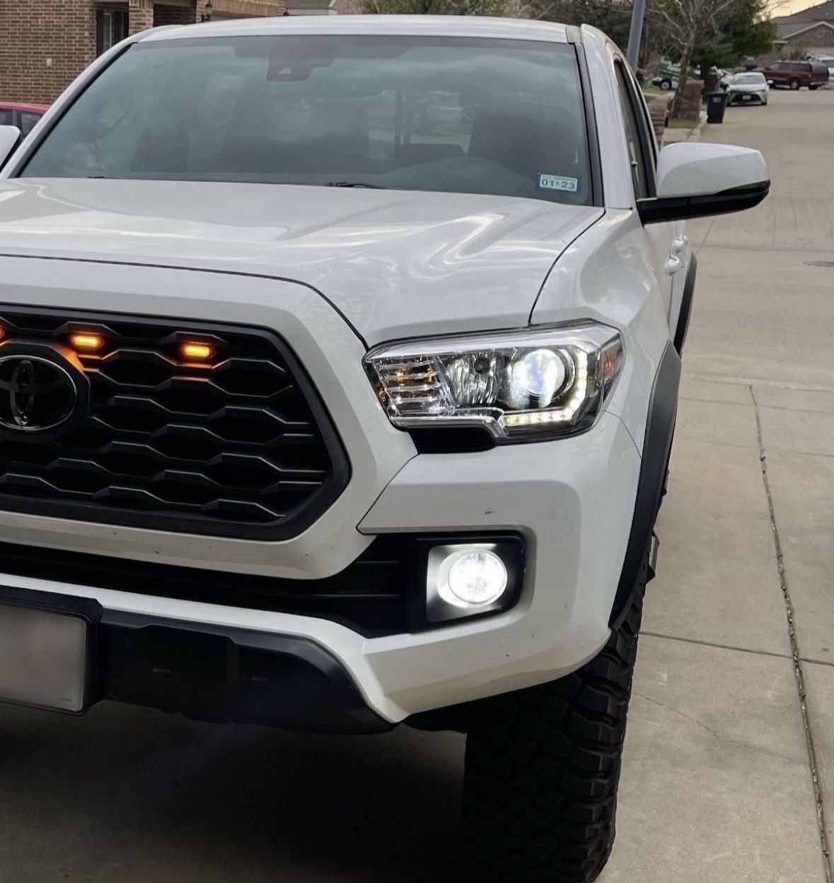 TOYOTA TACOMA HEADLIGHTS