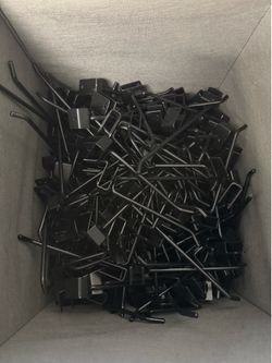 Retail Display Accessories – Shelves, Hangrails, Hooks & Brackets