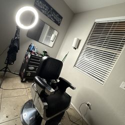 BARBER CHAIR 